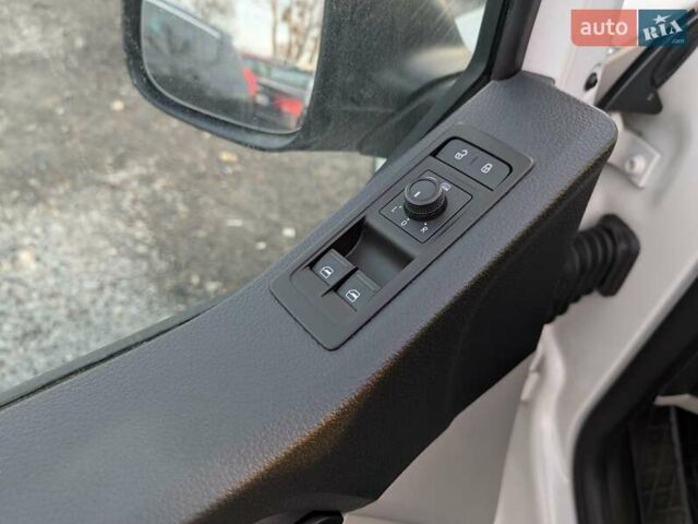Белый Фольксваген Transporter, объемом двигателя 2 л и пробегом 278 тыс. км за 17550 $, фото 22 на Automoto.ua