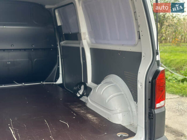 Білий Фольксваген Transporter, об'ємом двигуна 2 л та пробігом 224 тис. км за 20500 $, фото 44 на Automoto.ua