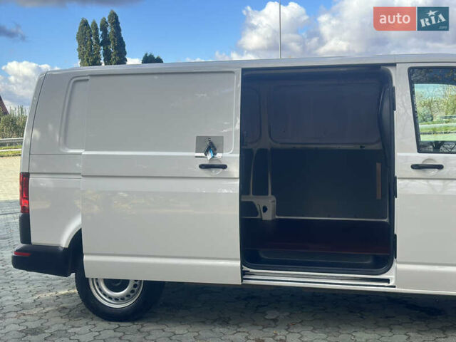 Білий Фольксваген Transporter, об'ємом двигуна 2 л та пробігом 236 тис. км за 21900 $, фото 64 на Automoto.ua