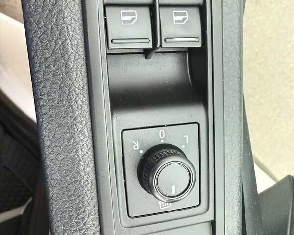 Белый Фольксваген Transporter, объемом двигателя 2 л и пробегом 179 тыс. км за 21900 $, фото 29 на Automoto.ua