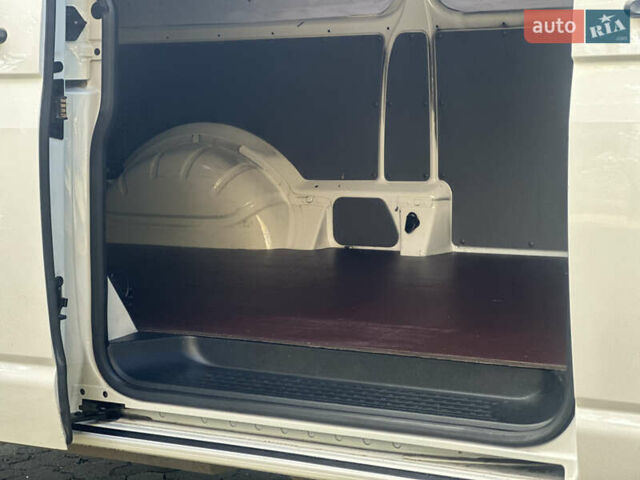 Белый Фольксваген Transporter, объемом двигателя 2 л и пробегом 236 тыс. км за 22500 $, фото 58 на Automoto.ua