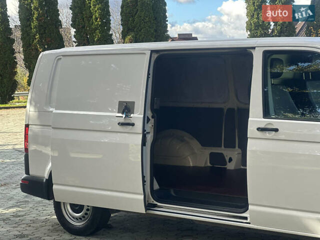 Білий Фольксваген Transporter, об'ємом двигуна 2 л та пробігом 236 тис. км за 21900 $, фото 58 на Automoto.ua