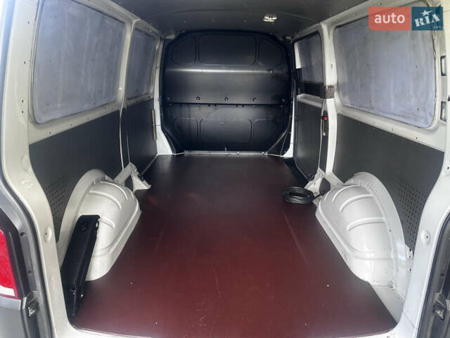 Білий Фольксваген Transporter, об'ємом двигуна 2 л та пробігом 236 тис. км за 21900 $, фото 60 на Automoto.ua