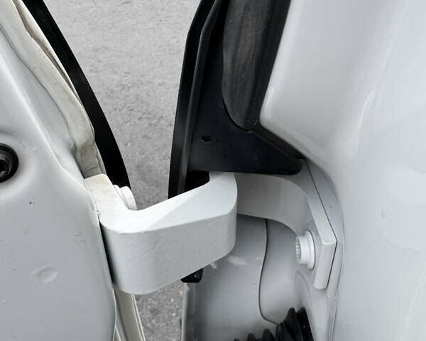 Белый Фольксваген Transporter, объемом двигателя 2 л и пробегом 203 тыс. км за 22950 $, фото 51 на Automoto.ua