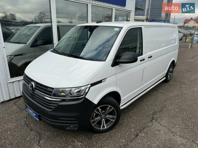 Белый Фольксваген Transporter, объемом двигателя 1.97 л и пробегом 215 тыс. км за 26500 $, фото 1 на Automoto.ua