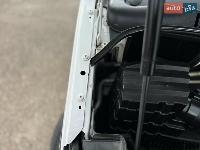 Белый Фольксваген Transporter, объемом двигателя 1.97 л и пробегом 215 тыс. км за 26500 $, фото 88 на Automoto.ua