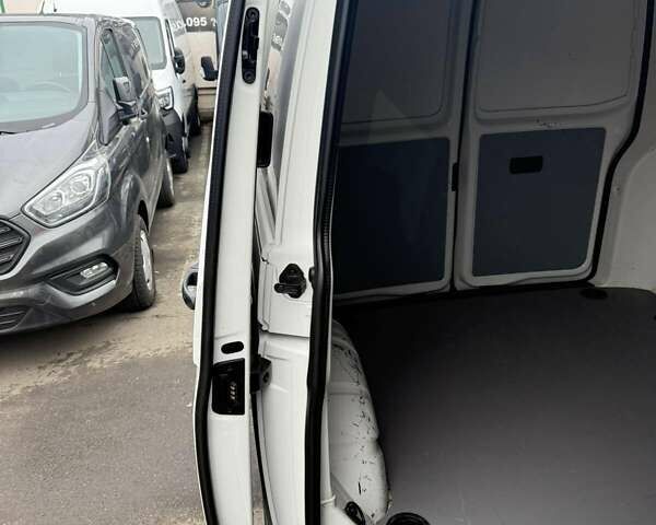 Белый Фольксваген Transporter, объемом двигателя 2 л и пробегом 179 тыс. км за 21900 $, фото 22 на Automoto.ua
