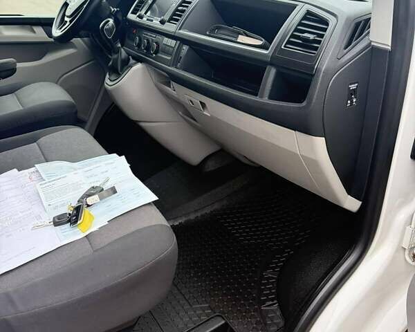 Белый Фольксваген Transporter, объемом двигателя 2 л и пробегом 179 тыс. км за 21900 $, фото 44 на Automoto.ua