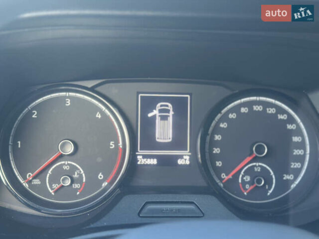 Белый Фольксваген Transporter, объемом двигателя 2 л и пробегом 236 тыс. км за 22500 $, фото 53 на Automoto.ua