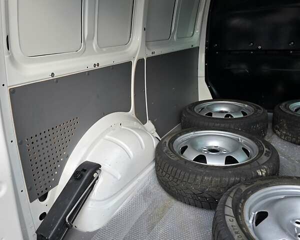 Белый Фольксваген Transporter, объемом двигателя 1.97 л и пробегом 195 тыс. км за 26300 $, фото 25 на Automoto.ua