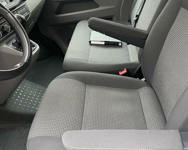 Білий Фольксваген Transporter, об'ємом двигуна 1.97 л та пробігом 215 тис. км за 24900 $, фото 10 на Automoto.ua