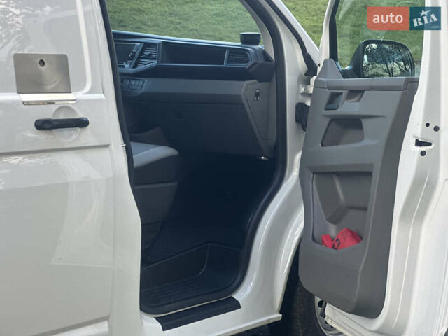 Білий Фольксваген Transporter, об'ємом двигуна 2 л та пробігом 236 тис. км за 21900 $, фото 31 на Automoto.ua