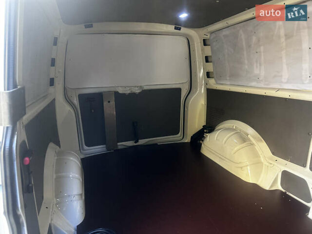 Білий Фольксваген Transporter, об'ємом двигуна 2 л та пробігом 236 тис. км за 21900 $, фото 63 на Automoto.ua