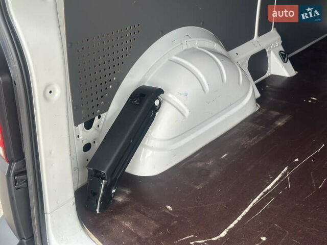 Білий Фольксваген Transporter, об'ємом двигуна 2 л та пробігом 224 тис. км за 20500 $, фото 43 на Automoto.ua
