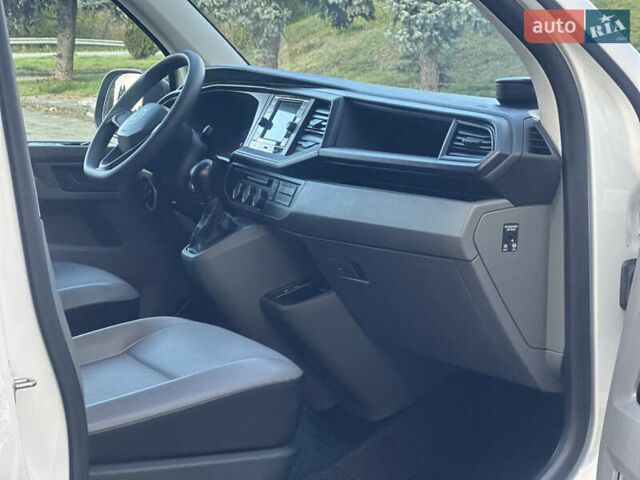 Білий Фольксваген Transporter, об'ємом двигуна 2 л та пробігом 236 тис. км за 21900 $, фото 35 на Automoto.ua