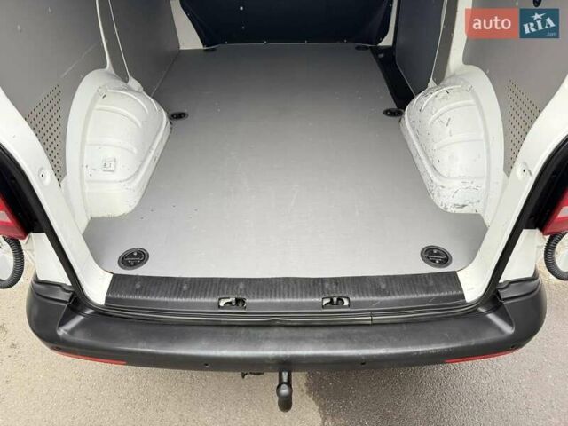 Белый Фольксваген Transporter, объемом двигателя 2 л и пробегом 179 тыс. км за 21900 $, фото 14 на Automoto.ua