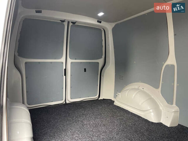Белый Фольксваген Transporter, объемом двигателя 1.97 л и пробегом 270 тыс. км за 18400 $, фото 18 на Automoto.ua