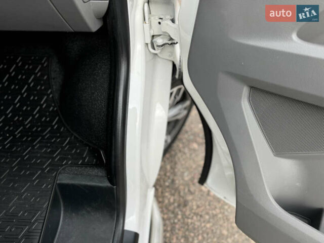 Белый Фольксваген Transporter, объемом двигателя 1.97 л и пробегом 215 тыс. км за 26500 $, фото 74 на Automoto.ua