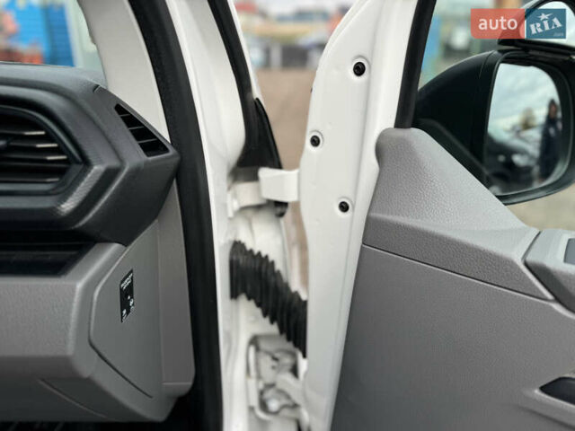 Белый Фольксваген Transporter, объемом двигателя 1.97 л и пробегом 215 тыс. км за 26500 $, фото 73 на Automoto.ua