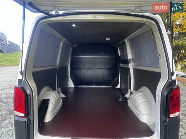 Белый Фольксваген Transporter, объемом двигателя 2 л и пробегом 236 тыс. км за 22500 $, фото 61 на Automoto.ua