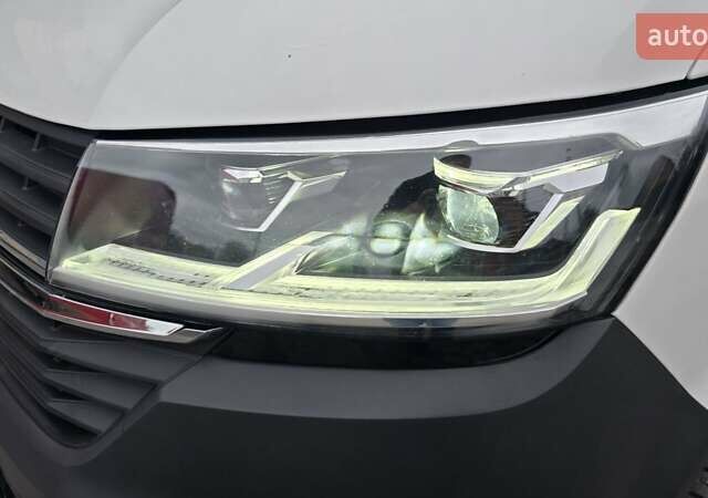 Білий Фольксваген Transporter, об'ємом двигуна 2 л та пробігом 220 тис. км за 25700 $, фото 3 на Automoto.ua