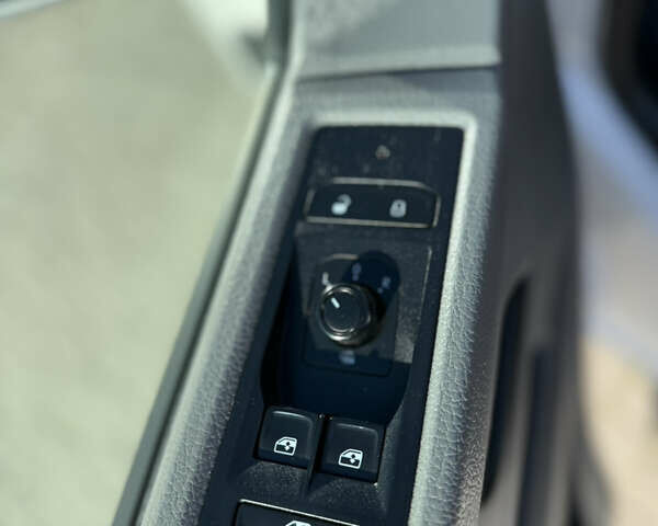 Белый Фольксваген Transporter, объемом двигателя 2 л и пробегом 251 тыс. км за 28550 $, фото 62 на Automoto.ua