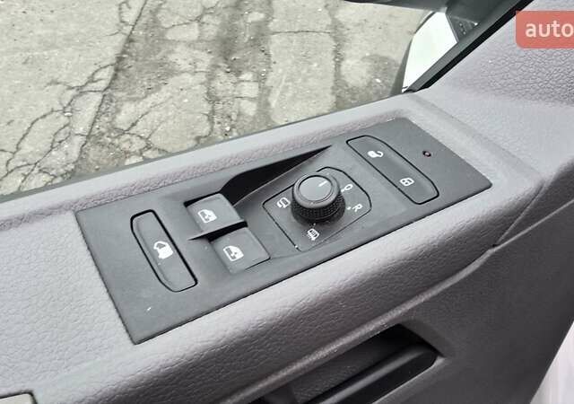 Білий Фольксваген Transporter, об'ємом двигуна 2 л та пробігом 220 тис. км за 25700 $, фото 21 на Automoto.ua