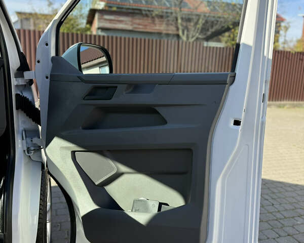 Белый Фольксваген Transporter, объемом двигателя 2 л и пробегом 251 тыс. км за 28550 $, фото 47 на Automoto.ua