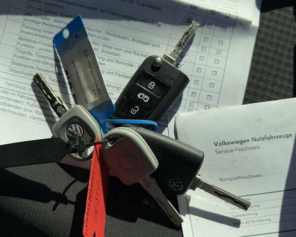 Белый Фольксваген Transporter, объемом двигателя 2 л и пробегом 251 тыс. км за 28550 $, фото 92 на Automoto.ua