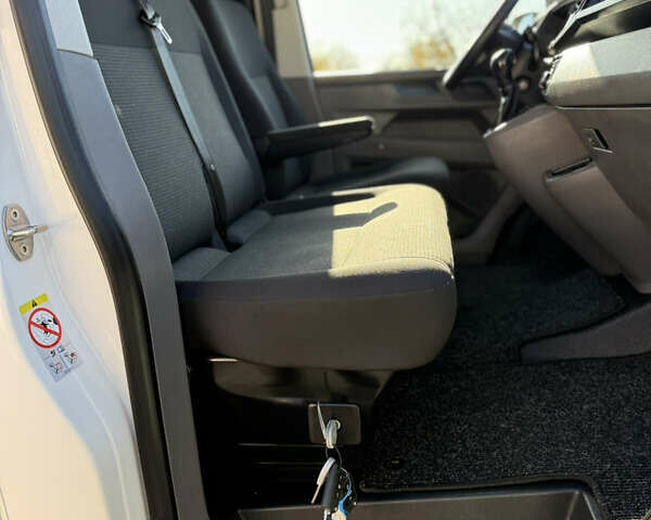 Белый Фольксваген Transporter, объемом двигателя 2 л и пробегом 251 тыс. км за 28550 $, фото 57 на Automoto.ua