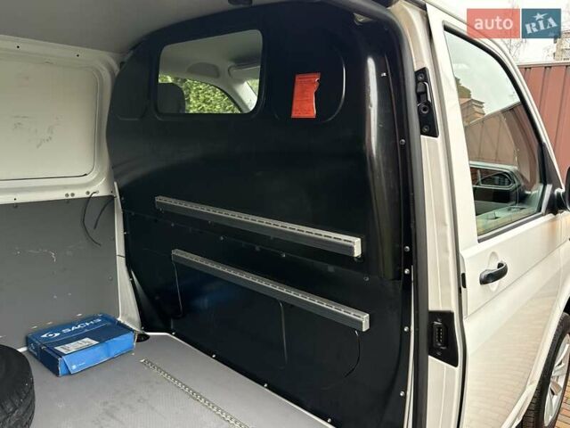 Белый Фольксваген Transporter, объемом двигателя 2 л и пробегом 223 тыс. км за 25999 $, фото 62 на Automoto.ua