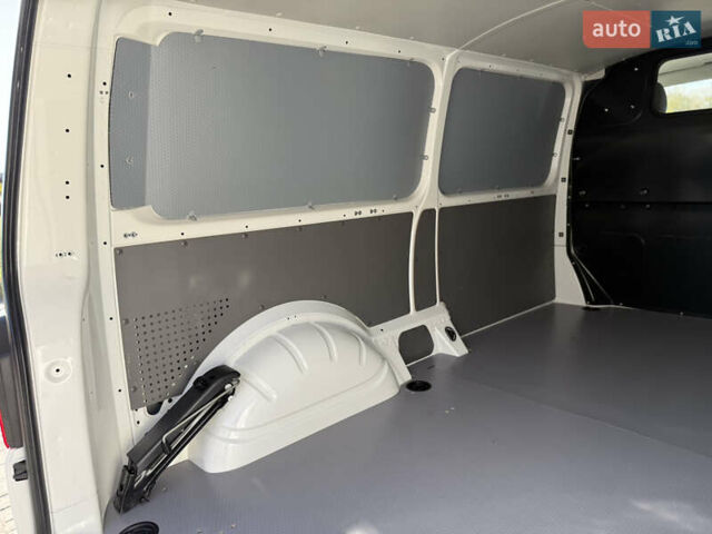 Белый Фольксваген Transporter, объемом двигателя 2 л и пробегом 251 тыс. км за 28550 $, фото 45 на Automoto.ua