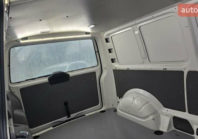 Білий Фольксваген Transporter, об'ємом двигуна 2 л та пробігом 220 тис. км за 25700 $, фото 18 на Automoto.ua