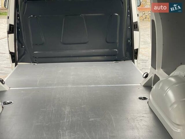 Белый Фольксваген Transporter, объемом двигателя 2 л и пробегом 19 тыс. км за 36900 $, фото 19 на Automoto.ua