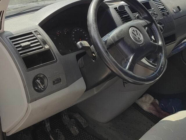 Белый Фольксваген Transporter, объемом двигателя 1.9 л и пробегом 280 тыс. км за 6000 $, фото 4 на Automoto.ua