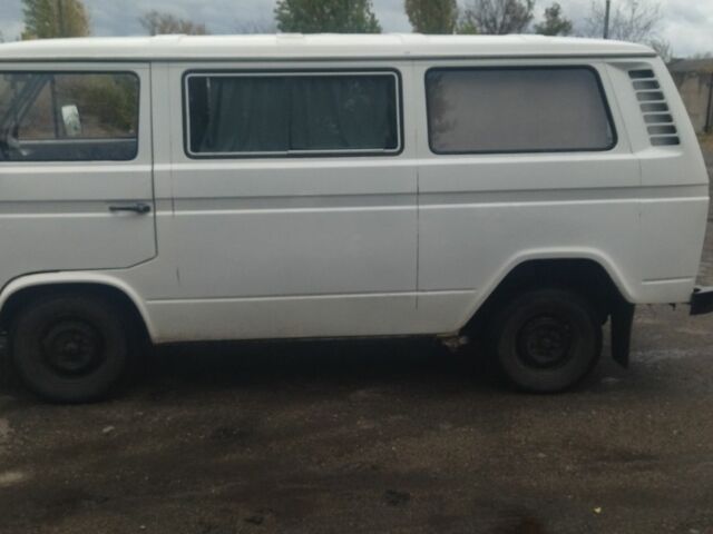 Белый Фольксваген Transporter, объемом двигателя 1.6 л и пробегом 400 тыс. км за 1800 $, фото 2 на Automoto.ua