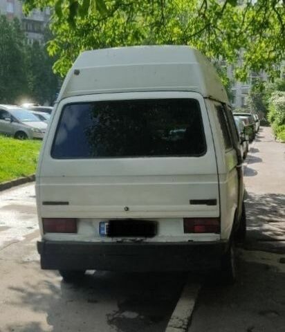 Белый Фольксваген Transporter, объемом двигателя 1.6 л и пробегом 200 тыс. км за 2088 $, фото 1 на Automoto.ua