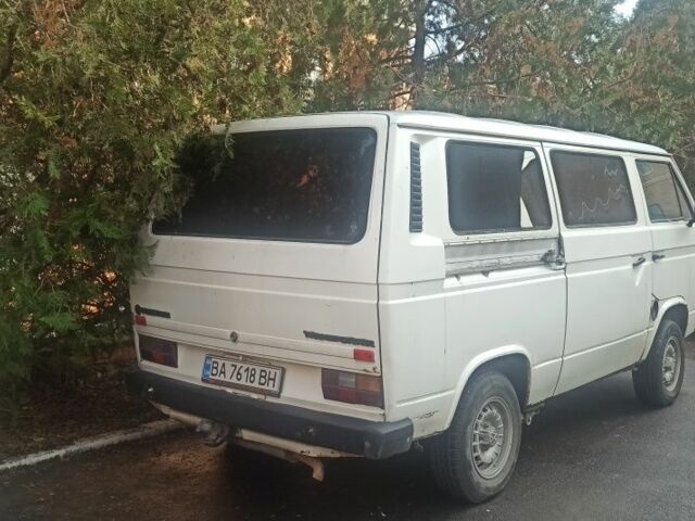 Белый Фольксваген Transporter, объемом двигателя 1.9 л и пробегом 300 тыс. км за 2603 $, фото 1 на Automoto.ua