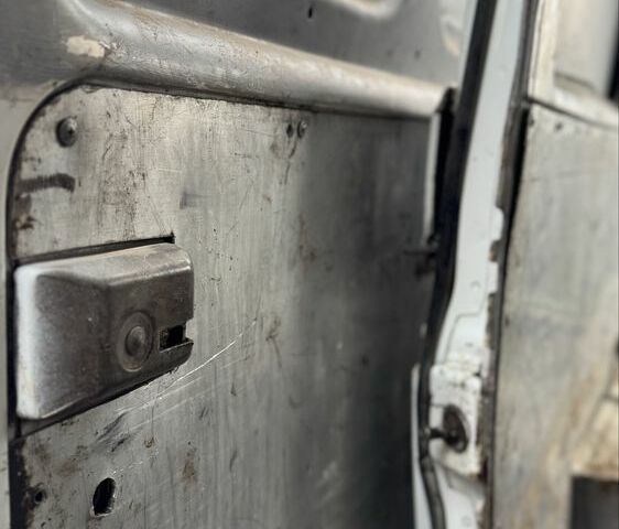 Белый Фольксваген Transporter, объемом двигателя 1.9 л и пробегом 400 тыс. км за 1900 $, фото 17 на Automoto.ua