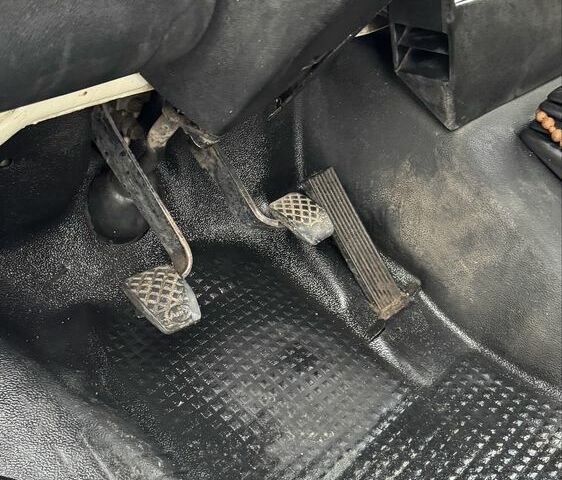 Белый Фольксваген Transporter, объемом двигателя 1.9 л и пробегом 400 тыс. км за 1900 $, фото 2 на Automoto.ua