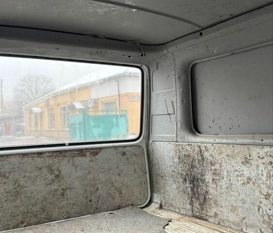 Белый Фольксваген Transporter, объемом двигателя 1.9 л и пробегом 400 тыс. км за 1900 $, фото 16 на Automoto.ua