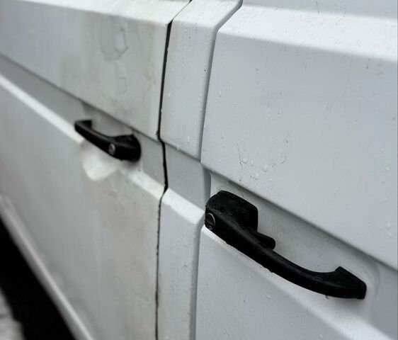 Белый Фольксваген Transporter, объемом двигателя 1.9 л и пробегом 400 тыс. км за 1900 $, фото 12 на Automoto.ua