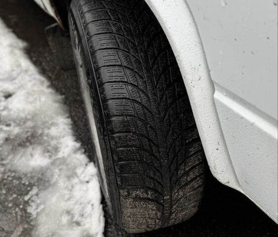 Белый Фольксваген Transporter, объемом двигателя 1.9 л и пробегом 400 тыс. км за 1900 $, фото 9 на Automoto.ua