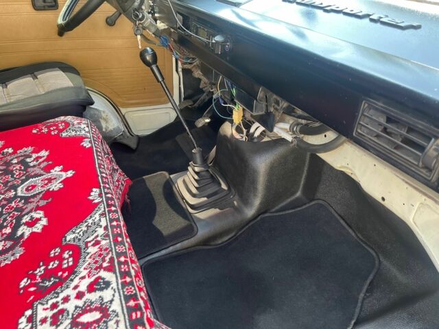 Білий Фольксваген Transporter, об'ємом двигуна 1.6 л та пробігом 300 тис. км за 1900 $, фото 8 на Automoto.ua