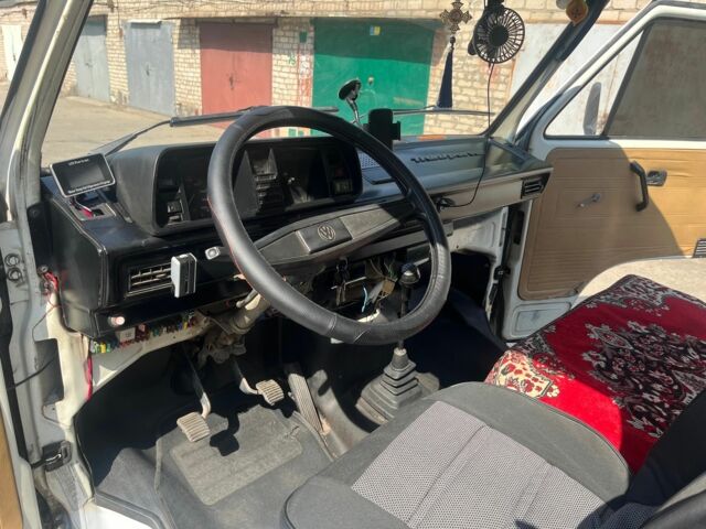 Білий Фольксваген Transporter, об'ємом двигуна 1.6 л та пробігом 300 тис. км за 1900 $, фото 6 на Automoto.ua