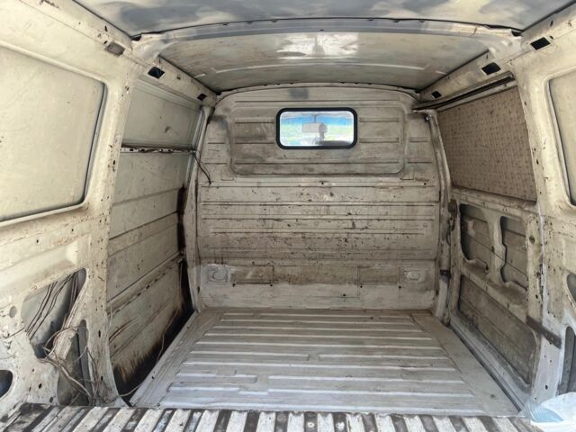 Білий Фольксваген Transporter, об'ємом двигуна 1.6 л та пробігом 300 тис. км за 1900 $, фото 11 на Automoto.ua