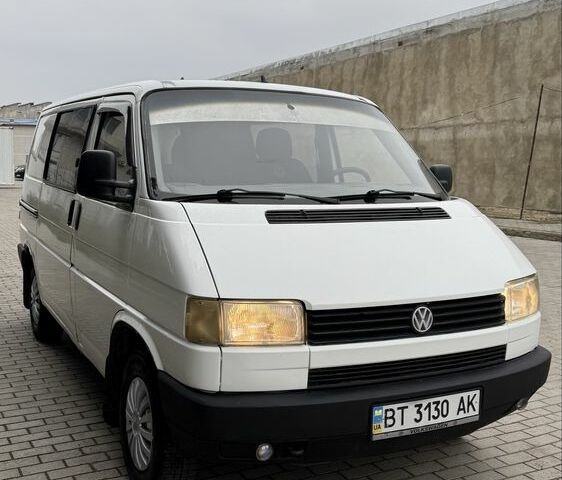 Белый Фольксваген Transporter, объемом двигателя 1.9 л и пробегом 240 тыс. км за 4600 $, фото 1 на Automoto.ua