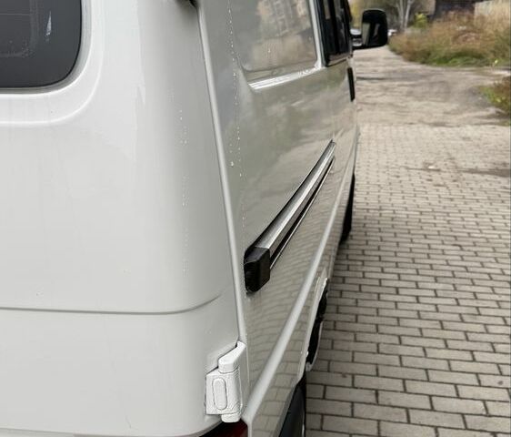 Белый Фольксваген Transporter, объемом двигателя 1.9 л и пробегом 240 тыс. км за 4600 $, фото 2 на Automoto.ua
