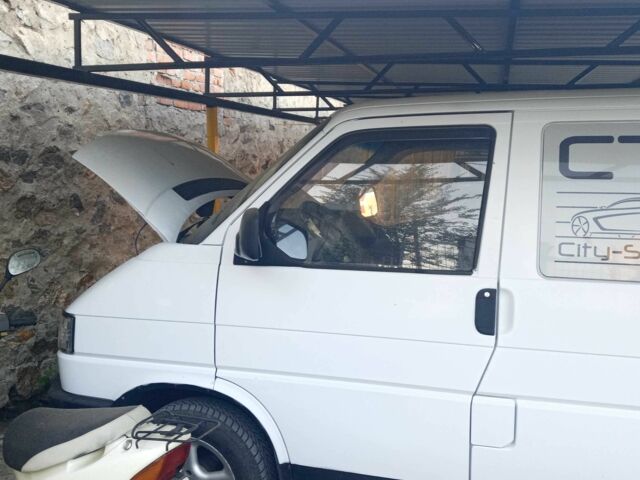 Білий Фольксваген Transporter, об'ємом двигуна 2.4 л та пробігом 3 тис. км за 4800 $, фото 8 на Automoto.ua