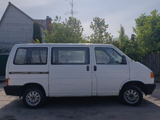Белый Фольксваген Transporter, объемом двигателя 2.5 л и пробегом 425 тыс. км за 2500 $, фото 2 на Automoto.ua